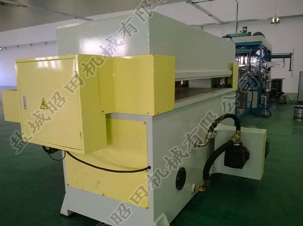 四柱液压裁断机结构图片